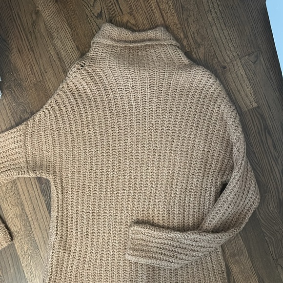 Oversize Cowl Neck Sweater - Picture 3 of 3